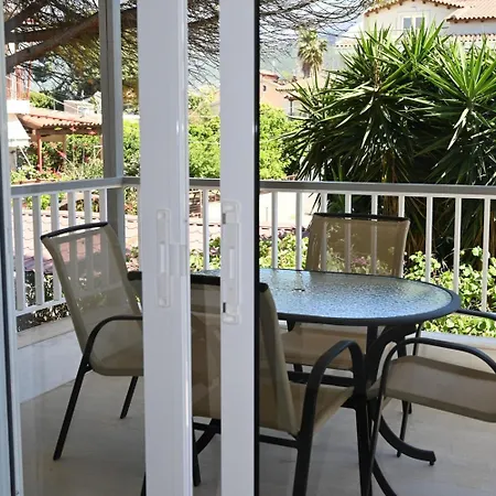 度假居 Beverley's House 里奥